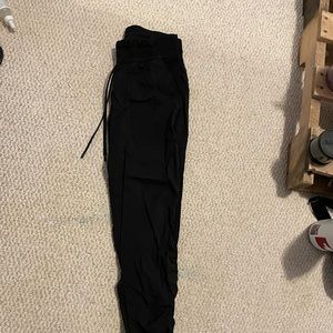 LULULEMON DANCE STUDIO JOGGER size 6